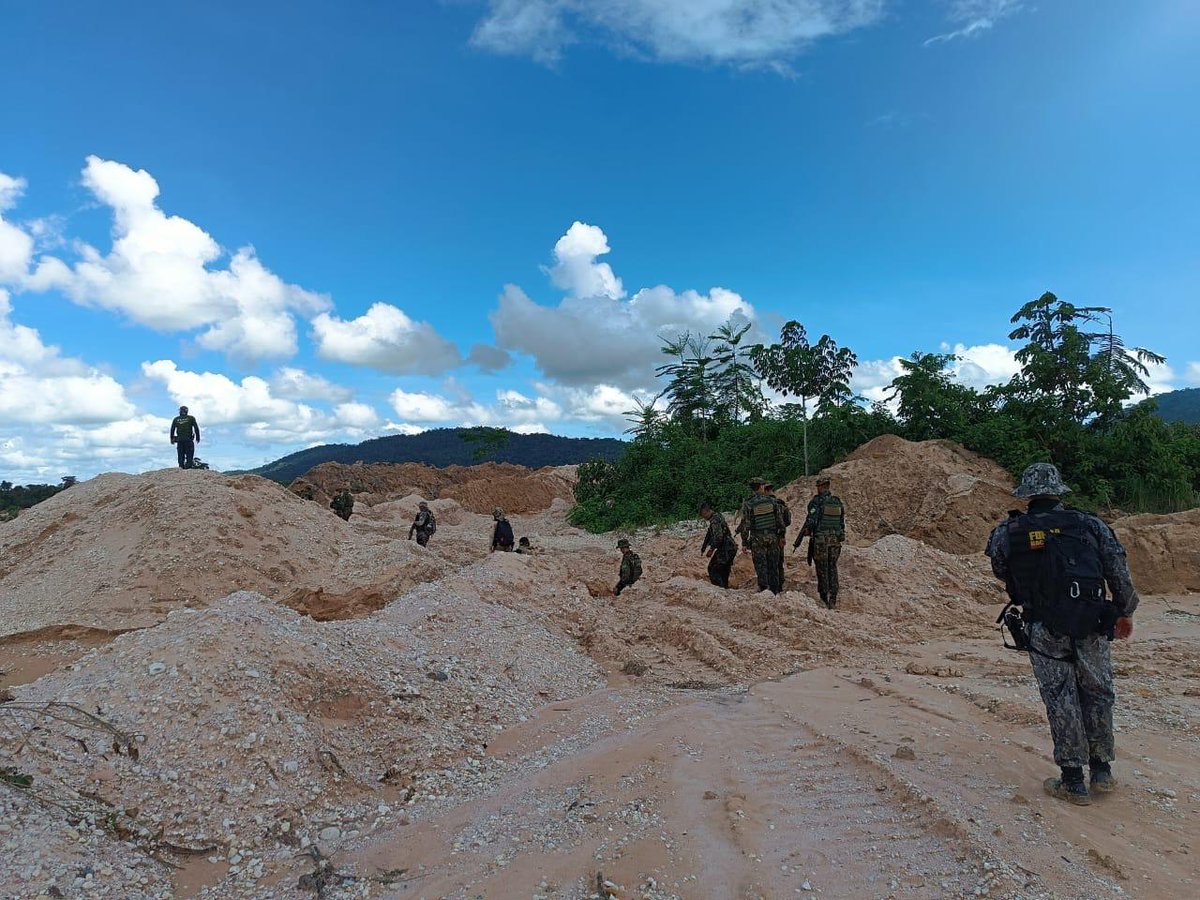 🇧🇷 #BraçoForte chegou na Terra Indígena Sararé (estado do Mato Grosso), onde o Exército, integrado com os órgãos de segurança pública e as agências de fiscalização, neutralizou áreas de garimpo ilegal. ✅Saiba mais da Operação Ágata Fronteira Oeste II: mla.bs/9de6e555