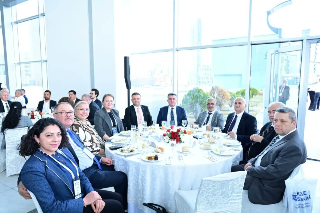 ostimosb's tweet photo. ICDDA’24 etkinliğinin ilk günü Gala Yemeği programıyla tamamlandı. Etkinlik yarın B2B ve seminerlerle devam edecek. @ostimsavunma #ostim #icdda #savunma #havacılık https://t.co/S5dmz7bgPS
