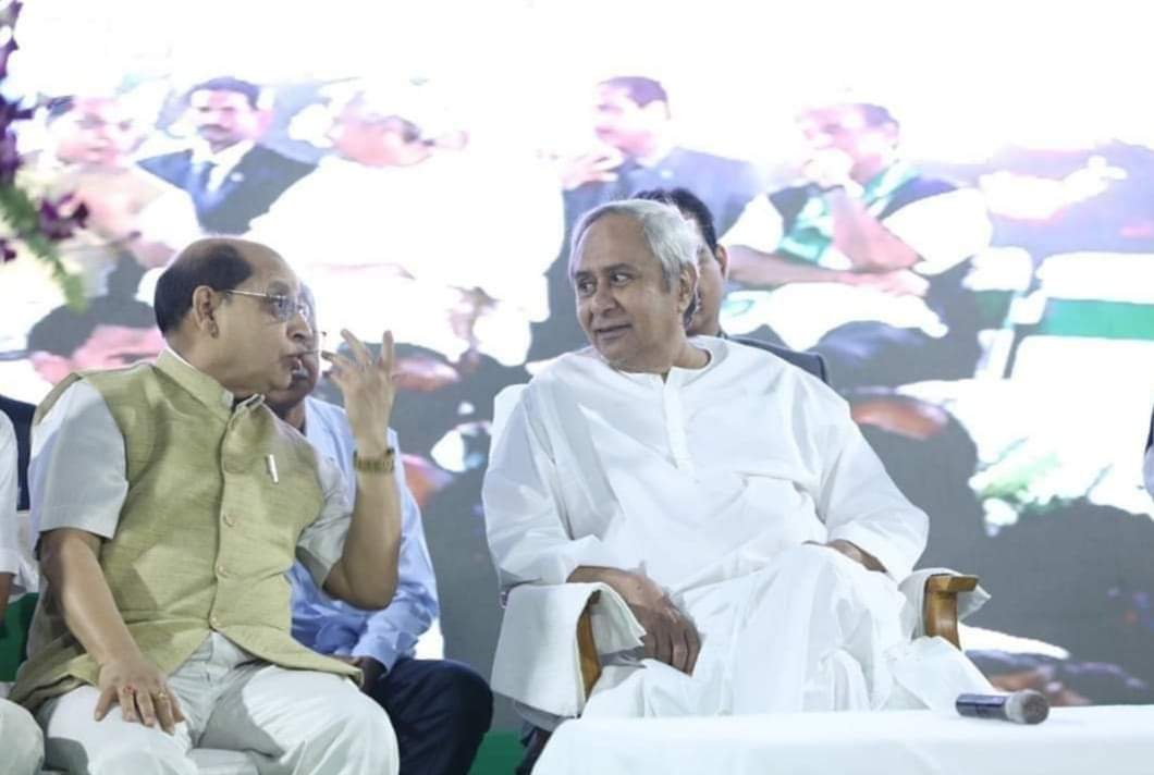 OfPAcharya's tweet photo. ପଶ୍ଚିମ ଓଡ଼ିଶା ରାଜନୀତିର ଚାଣକ୍ୟ,ବରିଷ୍ଠ ନେତା ଶ୍ରୀ @prasana_acharya ଙ୍କୁ ରେଢ଼ାଖୋଲ ନିର୍ବାଚନ ମଣ୍ଡଳୀ ରୁ ବିଧାୟକ ପ୍ରାର୍ଥୀ ଭାବରେ ମନୋନୀତ କରିଥିବାରୁ ଆମେ ଦଳର ସୁପ୍ରିମୋ ତଥା ମୁଖ୍ୟମନ୍ତ୍ରୀ ଶ୍ରୀ @Naveen_Odisha ଙ୍କୁ ଆନ୍ତରିକ କୃତଜ୍ଞତା ଅର୍ପଣ କରୁଅଛୁ। https://t.co/3KbgnzvHlX