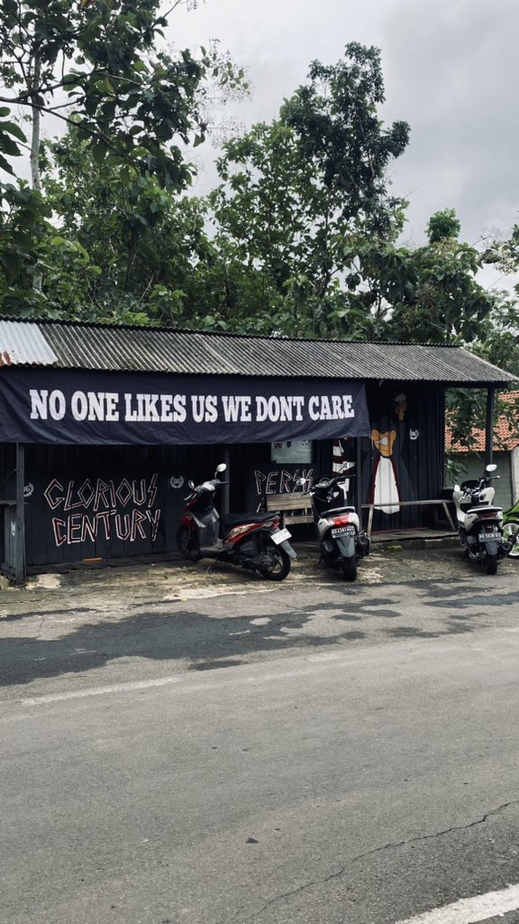 Bangga sama temen2 desa dari kecil, bisa punya tim kebanggan yg sama. SAKJOSE