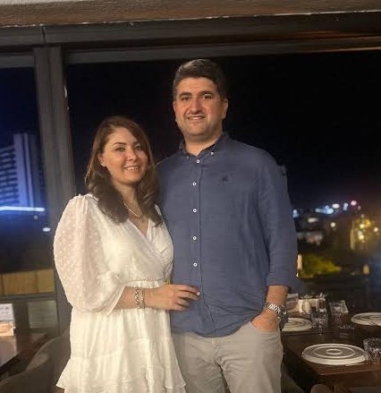 🔴 CHP'li belediyelerde liyakat şov başladı!

📍Ataşehir’de CHP’den belediye başkanı seçilen Onursal Adıgüzel’in Karısı Elif Duygu Adıgüzel, Çekmeköy Belediyesi’ne başkan yardımcısı olarak atandı.