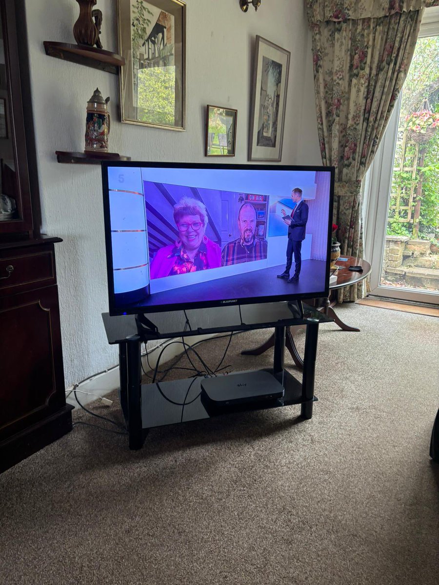 SueAtkins's tweet image. Debating #smacking on @5_News