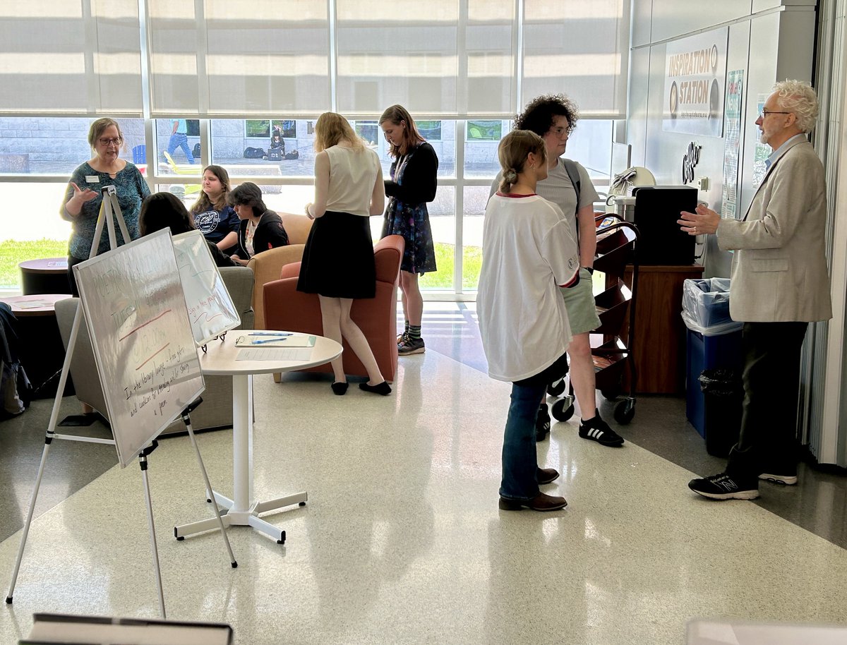 germannalibrary's tweet photo. Thanks to the students and faculty who attended the GCC Roar Day of Poetry event yesterday at the Fredericksburg campus library! It was great that so many students wanted to share their poems! #germannalibraries https://t.co/AwsEIfUx6k