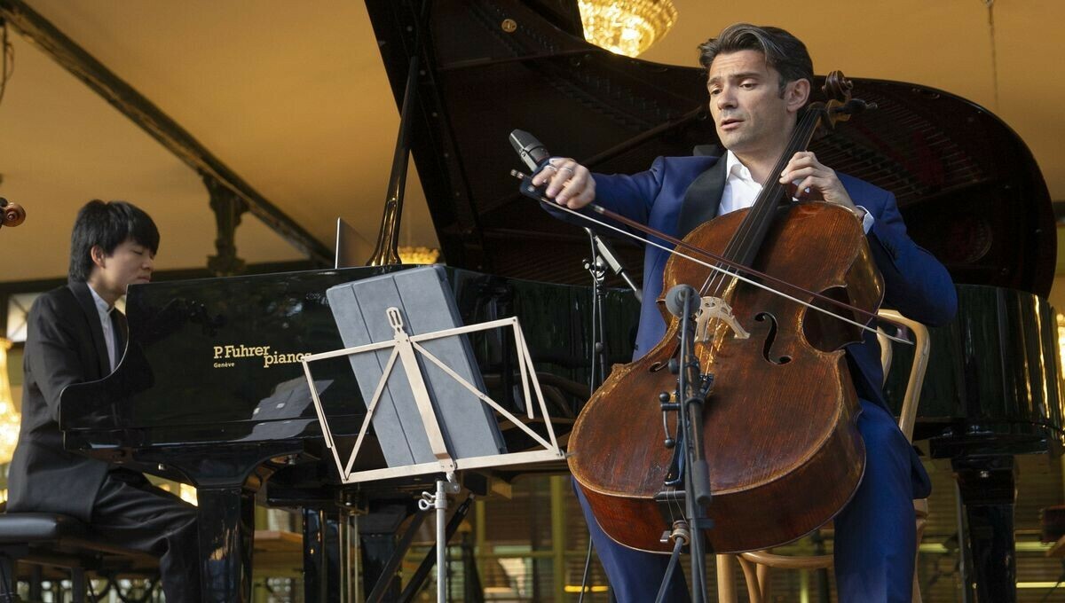 Le violoncelliste @GautierCapucon en concert gratuit en #Dordogne cet été ➡️ l.francebleu.fr/4eGE