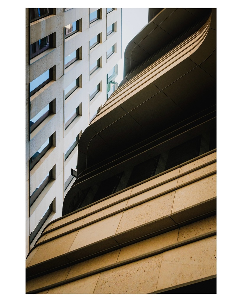 Collision

…

#architecture #architecturephotography #london #lines #lumix #lumixuk #photography #justifiedmagazine #negativemag #photooftheday #artofvisuals #exploreobserveshare #exploretocreate #visualsofearth #exploretocreate #noicemag #paperjournalm… instagr.am/p/C53qiqnIeMa/