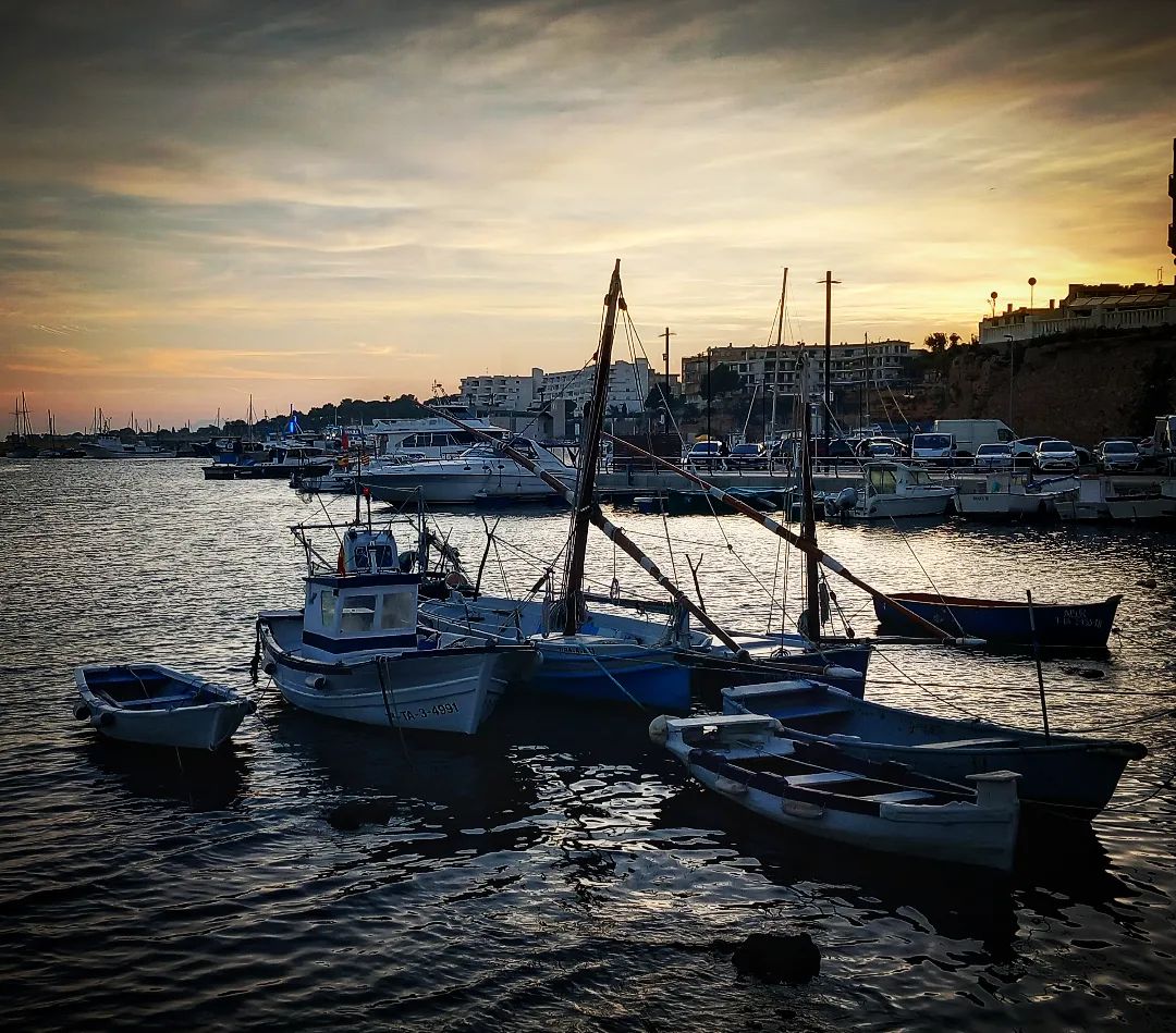 #Bondia #FelizDomingo #GoodMorning #Bonjour #Egunon #Bosdías #GutenMorgen Des de l’#AmetlladeMar, una de les #VilesMarineres #ReservadelaBiosfera de les #TerresdelEbre i de #CatalunyaExperience. 📸👉 Xavi Bartolí