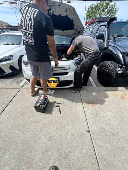 Got a new car battery today! Bless the AutoZone worker and parking lot stranger for their help 🥲 https://t<a href="/tag/bluemoon"class="tags"><span>#bluemoon</span></a>