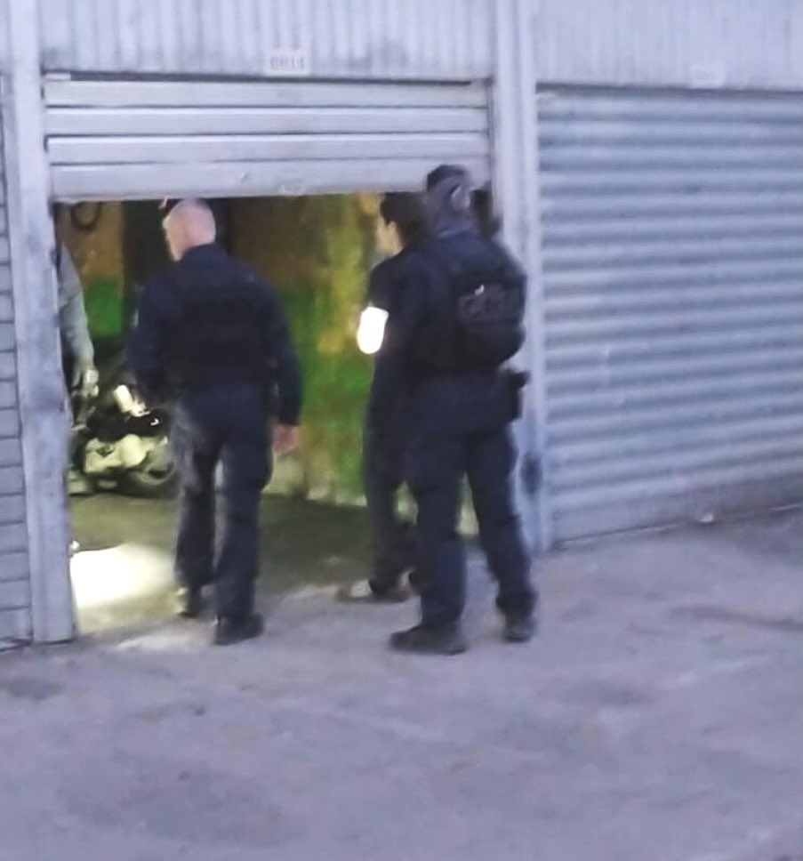 🚨Ce soir à Marseille, comme tous les soirs, la police est dans les cités pour lutter contre les trafics. Ici, la CRS 81 à la Castellane et les policiers de la sécurité publique à Plan d’Aou. ➡️Objectif : garantir la tranquillité des habitants.