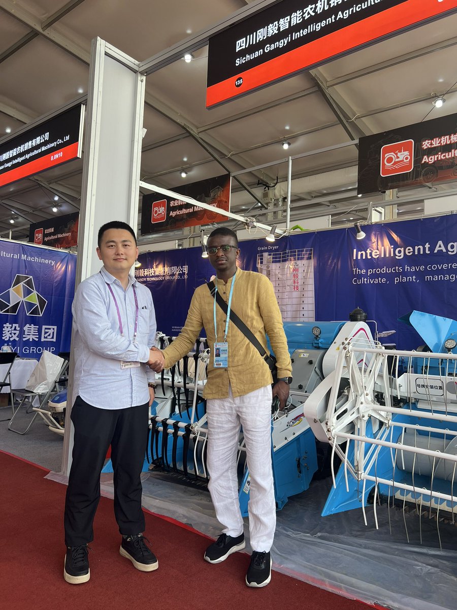 hicosolution's tweet photo. 🌟 Deuxième journée au Canton Fair avec HICO Solutions ! 🌟

Aujourd'hui, nous avons entamé des discussions prometteuses avec des entreprises du secteur des machines agricoles dans le but de renforcer notre réseau de partenaires et de mieux répondre à vos besoins.

#CantonFair https://t.co/4bWtNg7owy