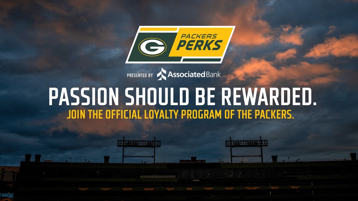 Register for the #Packers’ FREE loyalty program & you could win a $300 @packersproshop gift card, a mystery box (which could include an autographed item, gift cards & more) & a Kenny Clark autographed football! 🎉 ➡️ packersperks.com