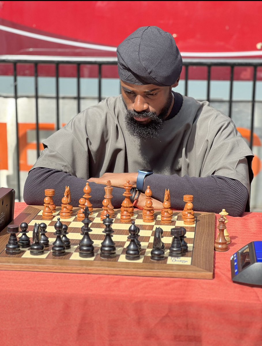 BridgetOnwuneme's tweet photo. @Tunde_OD Today, till the 19th April, will attempt to break the Guiness World Record for Longest Chess Marathon for 58 hours, without losing a game.
Heโs doing this for the dreams of millions of children across Africa without access to education.
Well done Tunde. Iโm Rooting๐ช https://t.co/YBMrm5ingV