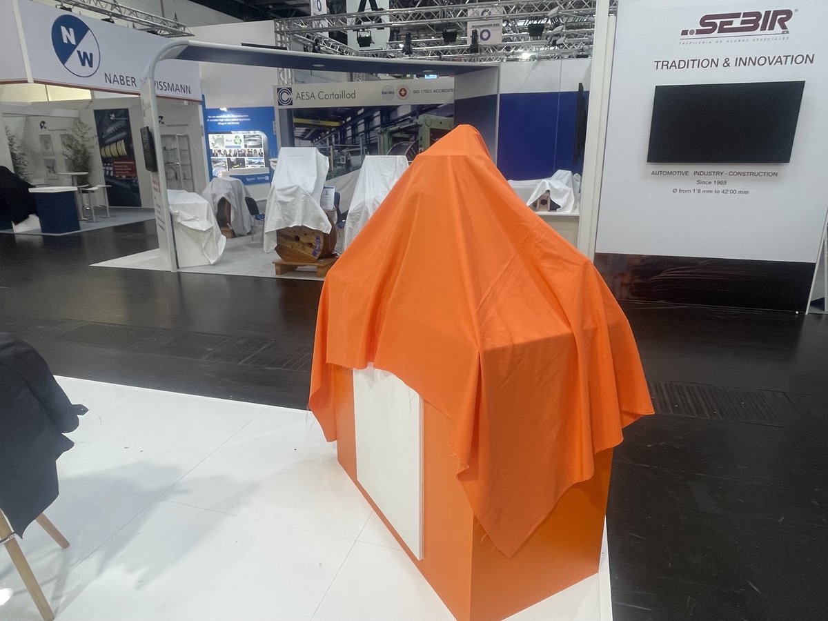 BrunoGrandjean's tweet photo. Un hall complet d’exposants chinois, des aspirateurs et quelques fantômes…
#WIRE2024 Düsseldorf #Export #Industrie https://t.co/bJNLwRVtB3