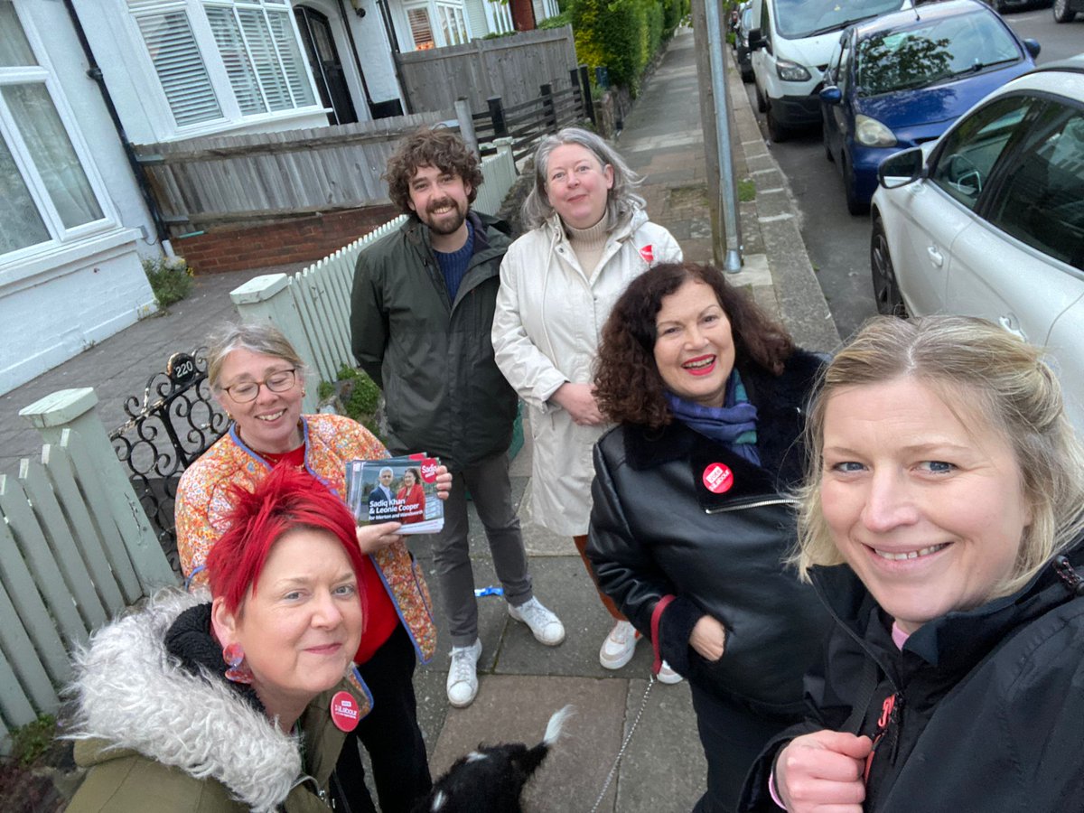 @TootingLabour  What a fantastic Furzedown canvass tonight. Over 200 contacts made and 95% of them were air punching labour voters ✊