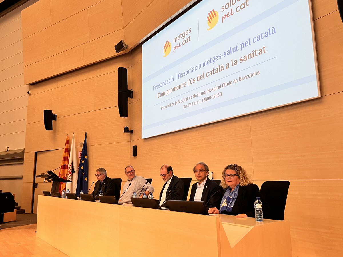 titonlailla's tweet photo. Aquesta tarda acompanyant a @MetgesCat en la seva presentació al Paraninf de la @UniBarcelona! El català ens necessita a tots! https://t.co/SeOHvaMtpL