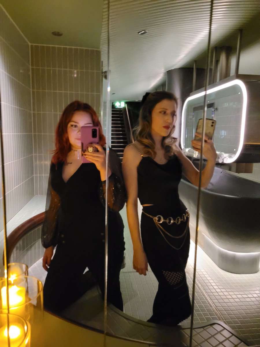 Undidiridium's tweet photo. And we had the time of our lives https://t.co/oacUQ6AvQB
