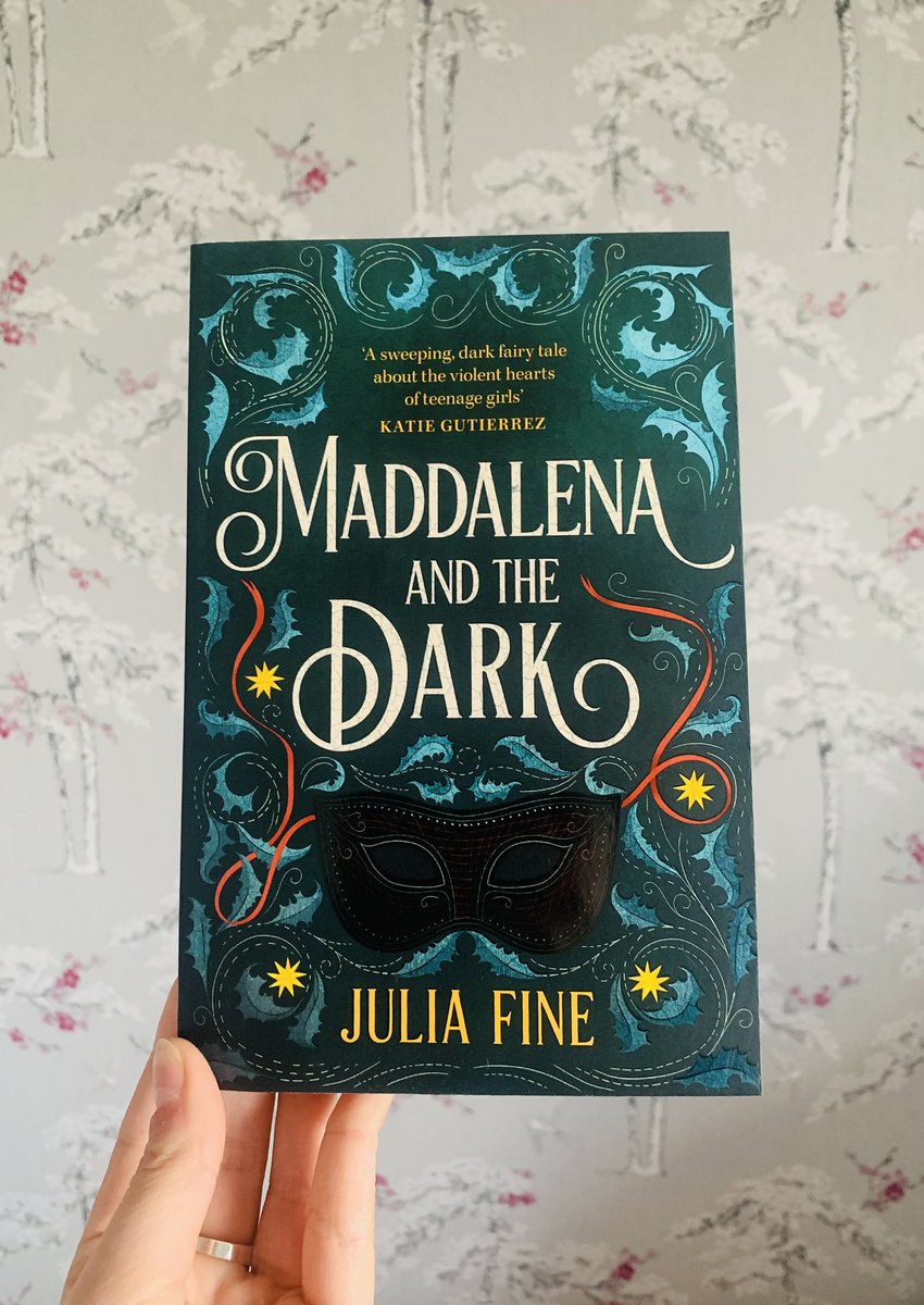 Many thanks @bopicicka & @headlinepg for the stunning #MaddalenaAndTheDark by @finejuli Can’t wait to experience this ‘lush, decadent fairytale’ 🎻 Out now 🎻