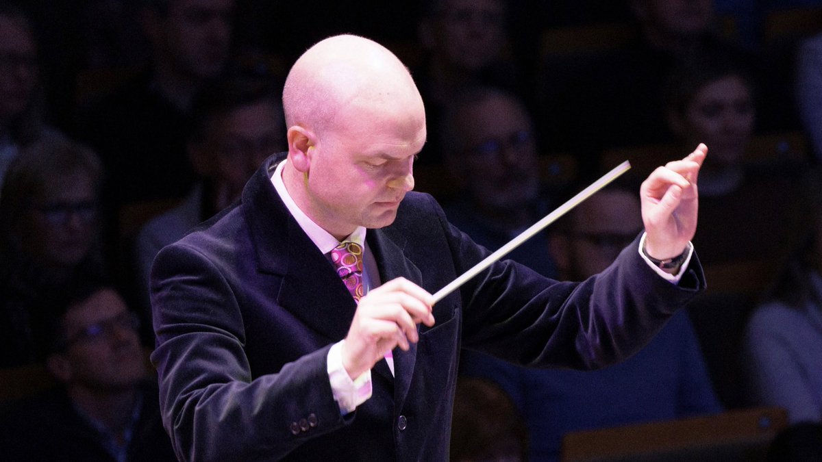 New Music Dublin’s 2024 opening orchestral concert will be given by the @rte_co under the baton of Gavin Maloney! 🎻 The programme includes work by Raymond Deane, Deirdre Gribben, & tribute to Finnish composer Kaija Saariaho: newmusicdublin.ie/rteco-deane-gr… #NMD2024