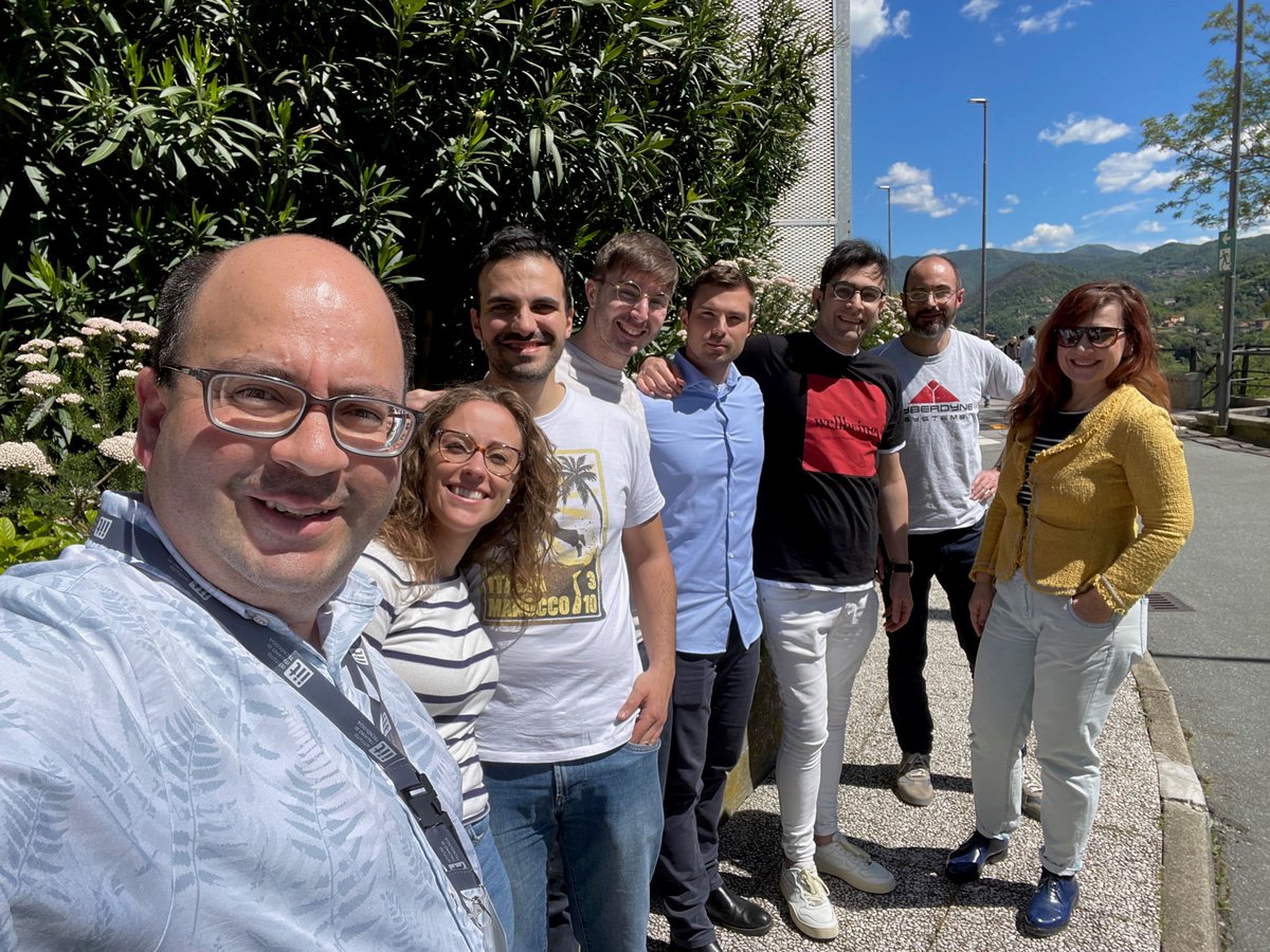 First group potluck and group picture today @IITalk! (Looking forward to updating it with Yurii, Giusy, Qi and Basem, who couldn't make it.) Thanks @vela_group for joining and taking photos!