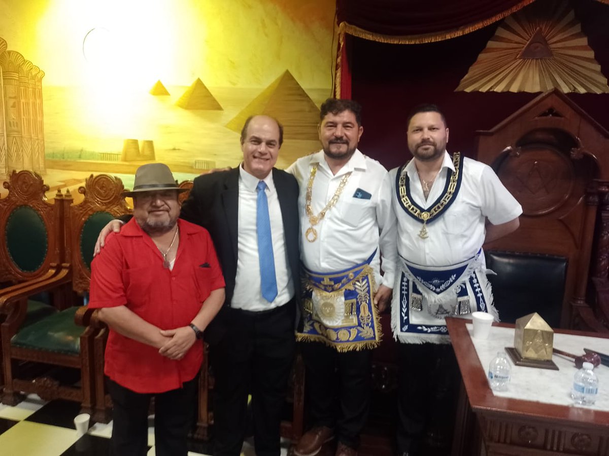 granlogianl's tweet photo. Se llevó a cabo el martes por la noche, en tenida blanca, la conferencia "Los 7 Códigos de la Felicidad" impartida por el conferencista Jesús Tobias, en el Templo B. Reyes, estuvo presente nuestro Gran Maestro. Héctor E. Arredondo Morales acompañado de los hermanos organizadores https://t.co/1BXhUbS6MV