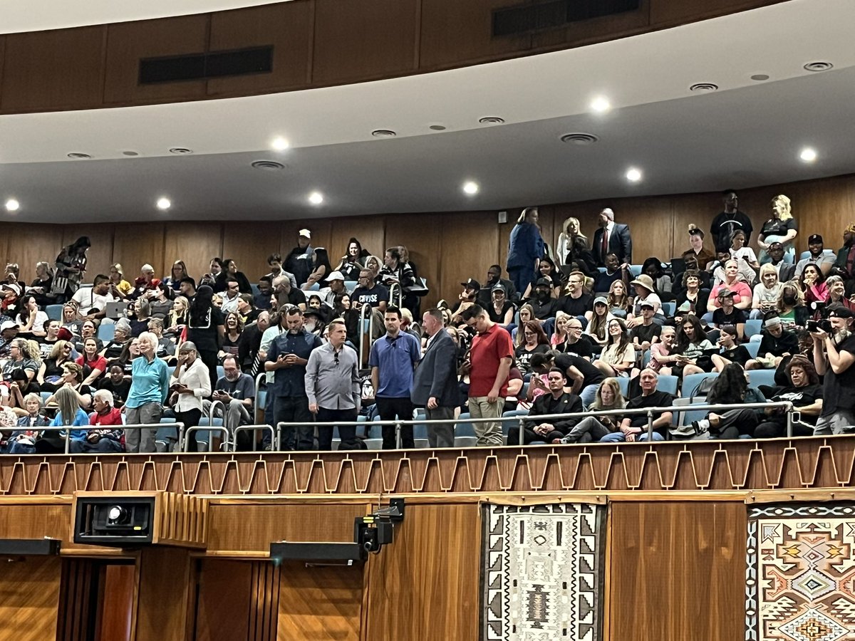 NOW Right-to-Life groups packed in AZ House gallery recite 'Lord's Prayer' before floor session starts at 10am. 1st order of business: 945am swearing in newest Democratic member, Junelle Cavero.