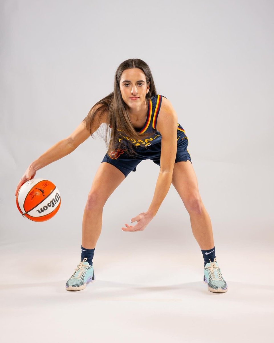 First look at Caitlin Clark in Fever threads 🔥 @HighlightHER (via @IndianaFever)