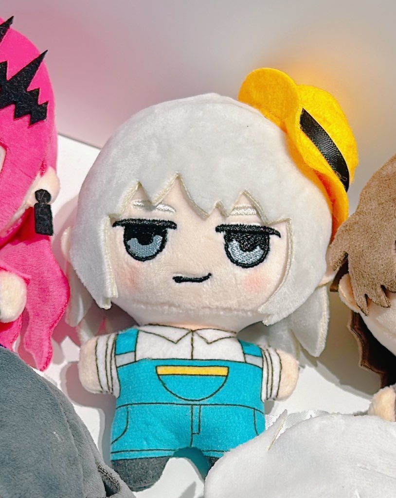 I’M GONNA FUCKING SCREAM I NEED THIS PLUSH SO BADLY I AM GONNA EXPLODE OH MY GOD HIS OVERALLS AND HIS HAT OMFG I LOVE HIM SO SO SO SO MUCH

why are Oberon and I both yallternative 😭❤️