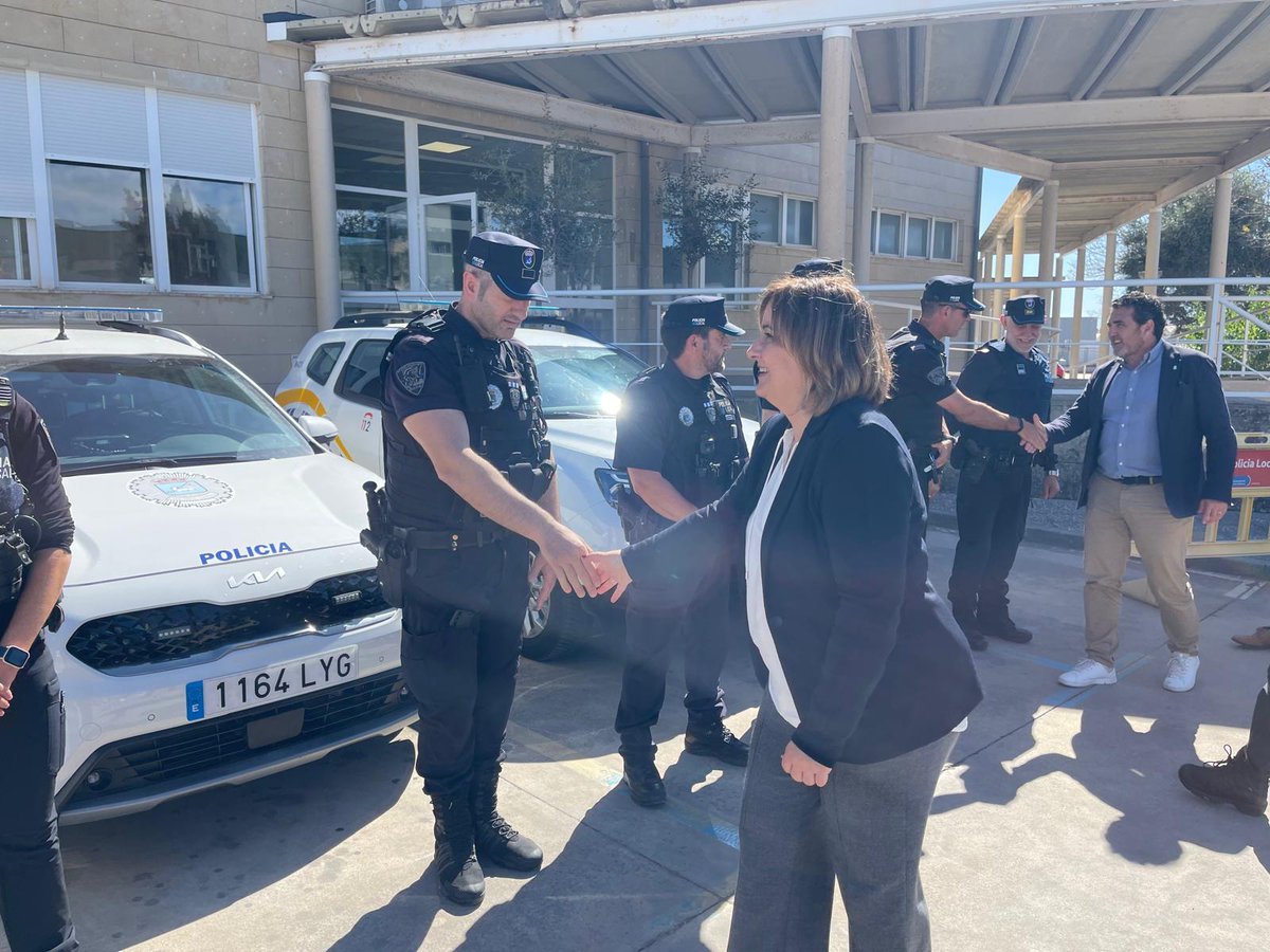 Conselleria de Presidència i Adm. Públiques (@presidenciagoib) on Twitter photo 👮👮🏼♂️ La consellera <a href="/AMEstarellas/">Antònia Maria Estarellas</a> ha visitat avui horabaixa el Curs de Monitor de Tir de l' <a href="/EBAP_GOIB/">Escola Balear d'Adm. Pública - EBAP</a>, que celebra la formació pràctica a la galeria de tir de la Policia Local de <a href="/_Calvia/">Ajuntament de Calvià - Ayuntamiento de Calvià</a>.
🗣️ "Tenim una necessitat permanent de monitors formats"
tn.caib.es/ataT5PpNdswk 👮👮🏼♂️ La consellera <a href="/AMEstarellas/">Antònia Maria Estarellas</a> ha visitat avui horabaixa el Curs de Monitor de Tir de l' <a href="/EBAP_GOIB/">Escola Balear d'Adm. Pública - EBAP</a>, que celebra la formació pràctica a la galeria de tir de la Policia Local de <a href="/_Calvia/">Ajuntament de Calvià - Ayuntamiento de Calvià</a>.
🗣️ "Tenim una necessitat permanent de monitors formats"
tn.caib.es/ataT5PpNdswk