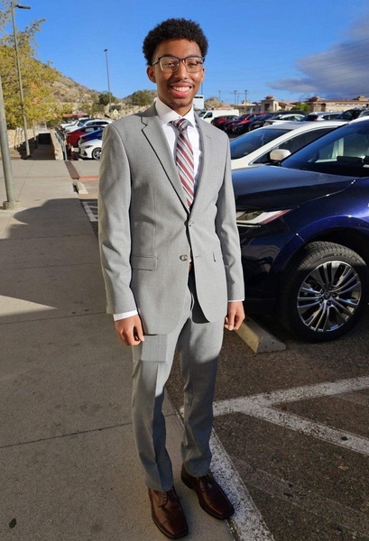 SFranco_PHHS's tweet photo. @PebbleHillsAVID wants to give a huge shoutout to senior Lonzo Shelley who was selected to receive the Terry Scholarship from @UTEP. Well deserved! Check him out on interview day. @APRIL_PHHS @AVID4College @SocorroISD @phecspartans @PHills_HS https://t.co/Pr1Nk75PiA