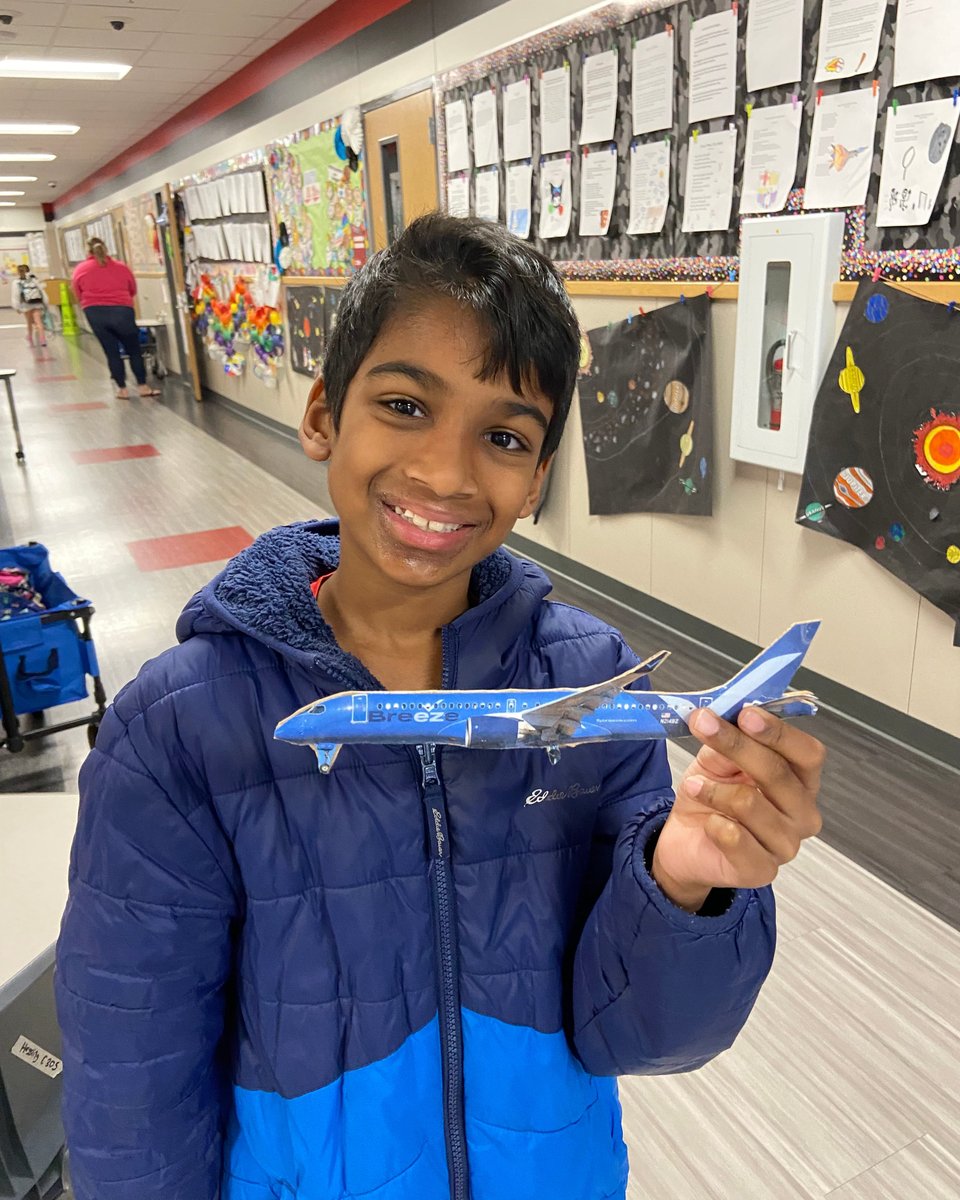 When Daharas heard that we're coming to @dfwairport, he jumped out of his desk in excitement and started making this model of our plane out of cardboard and tape. How impressive!✈️ #SeriouslyNiceMoment