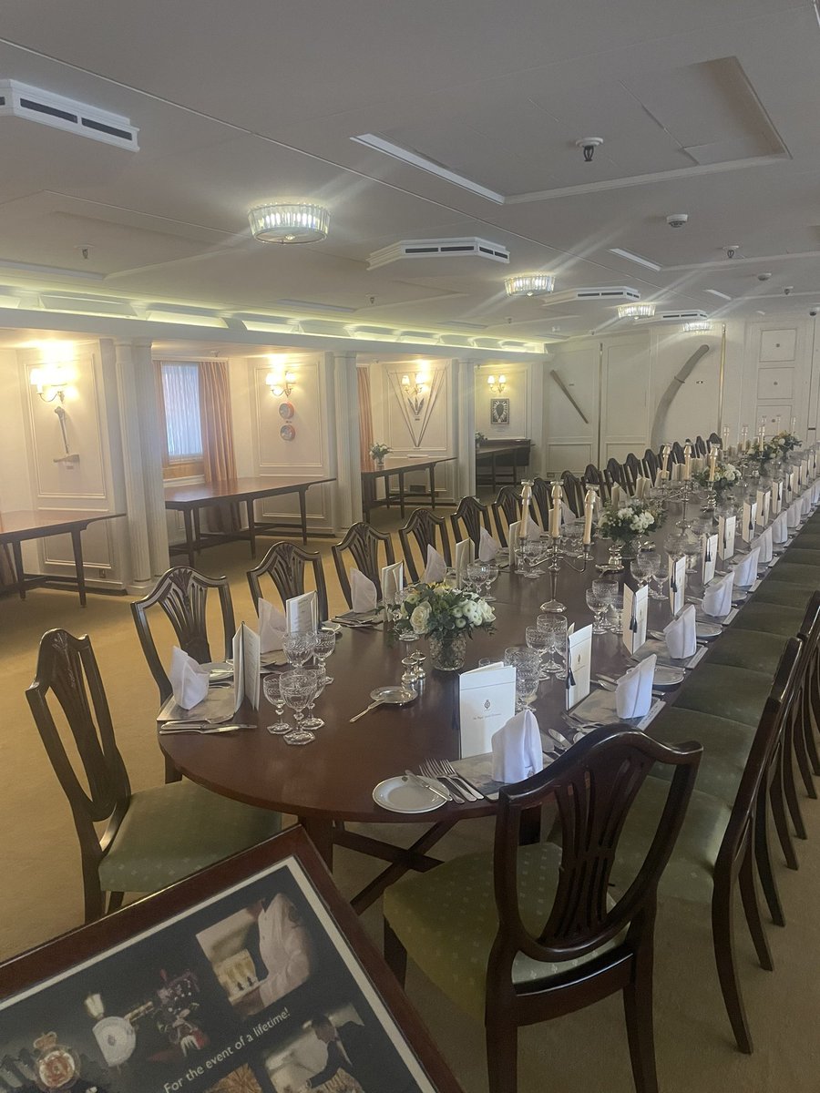 CultureDupleix's tweet photo. Voyage en Écosse. Au programme de ce mardi 16 avril, visite d’Edimbourg et du Royal Yacht Britannia #scotland #culture #voyage https://t.co/9C0amLKC9y