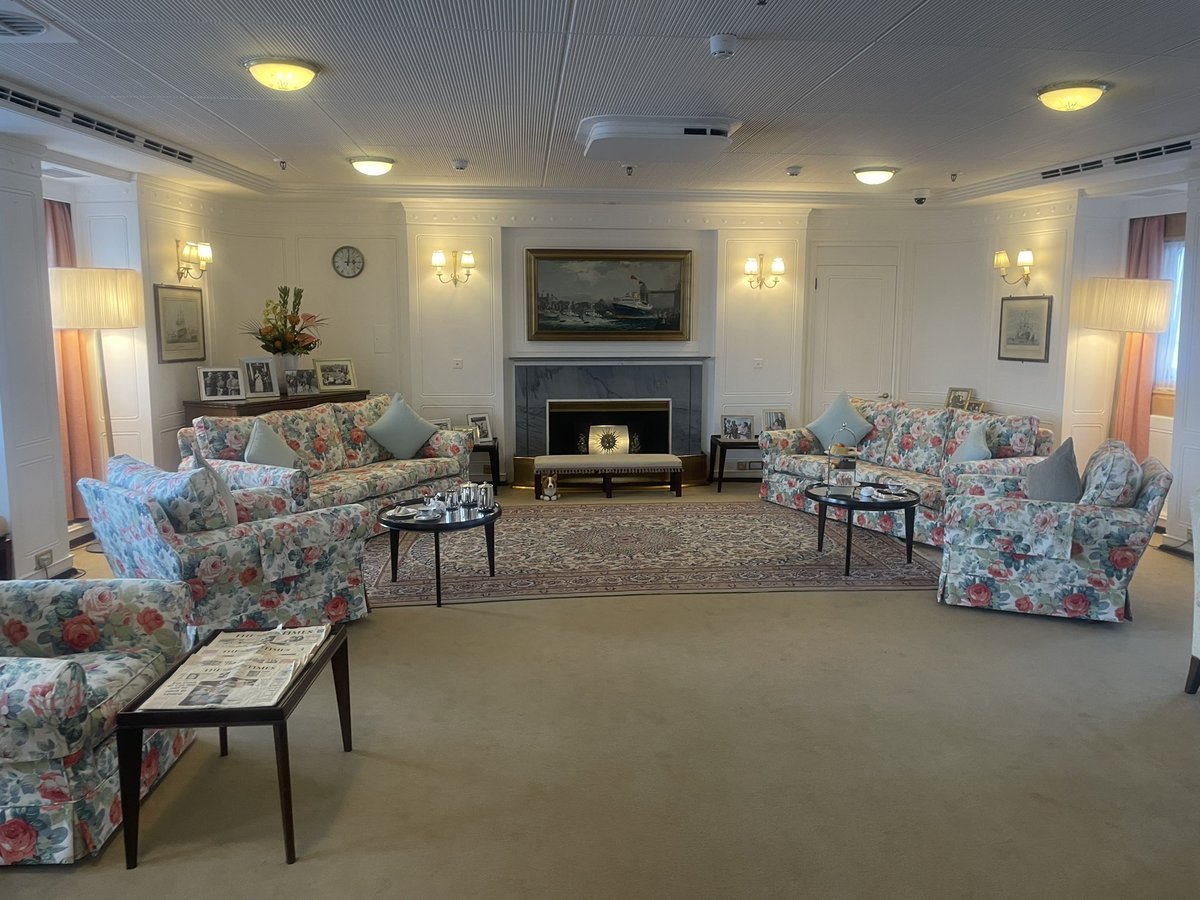 CultureDupleix's tweet photo. Voyage en Écosse. Au programme de ce mardi 16 avril, visite d’Edimbourg et du Royal Yacht Britannia #scotland #culture #voyage https://t.co/9C0amLKC9y
