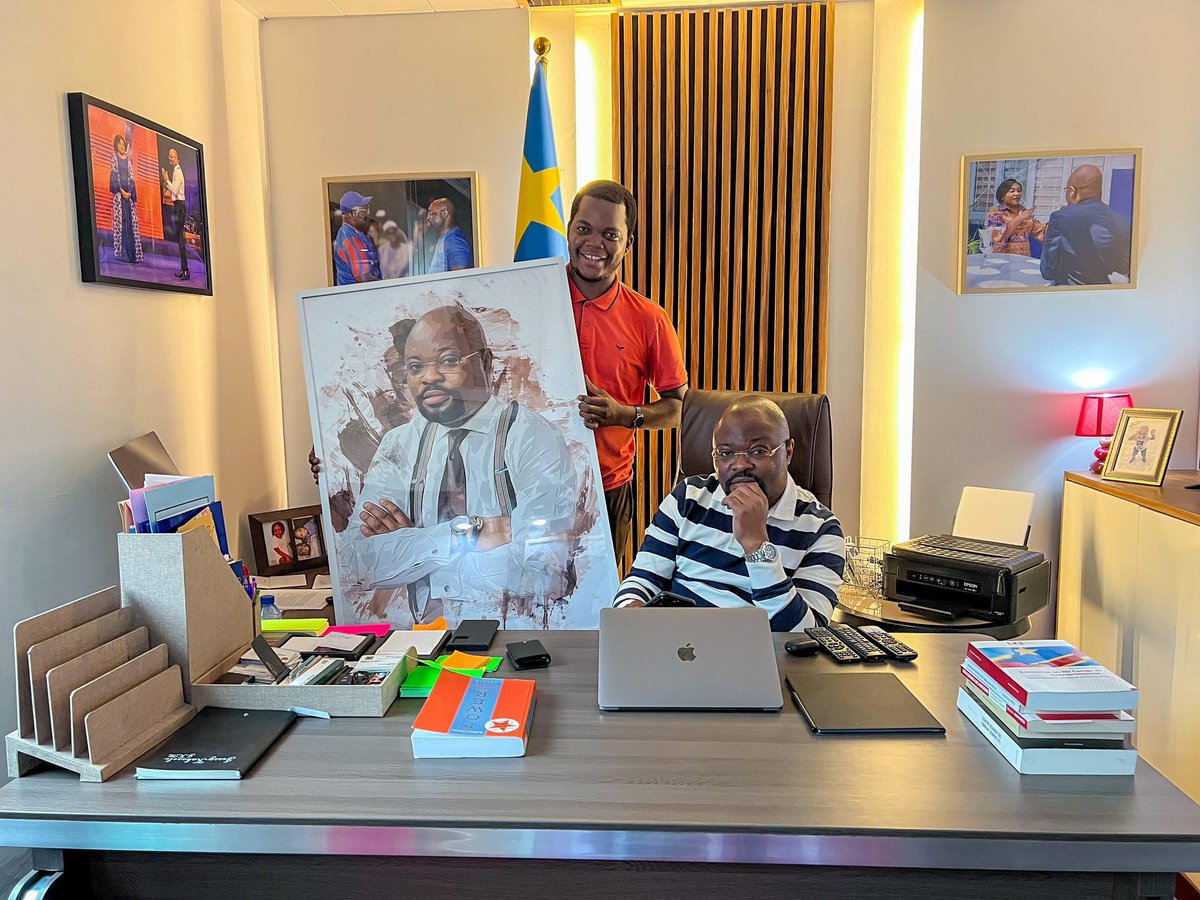 jessy_kabasele's tweet photo. C’est le meilleur cadeau d’anniversaire. Merci @AdoJefferson . Je suis fier de toi,  tu m’impressionnes car chque jour tu me challenge , mais la, c’est au delà de mes attentes. La #RDC à la chance d’avoir cette jeunesse. Je vs le recommande, il est professionnel. Vise Tjrs la lune. La peinture Numérique, c’est lui #RendezVousAuSommet
