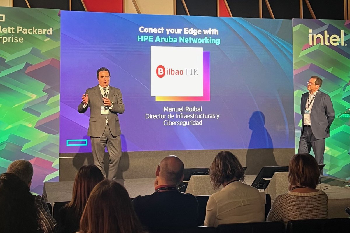 HPE_Espana's tweet photo. Hoy en el #HPEGreenLakeDay de Bilbao, clientes y partners han visto la experiencia unificada de HPE GreenLake a través de su plataforma. Gracias a @intel y a María Penilla de ZIUR y Manu Roibal de BilbaoTIK por compartir sus viajes tecnológicos. 

Más en: https://t.co/jlvP1FYBgL https://t.co/fD959D6Uui