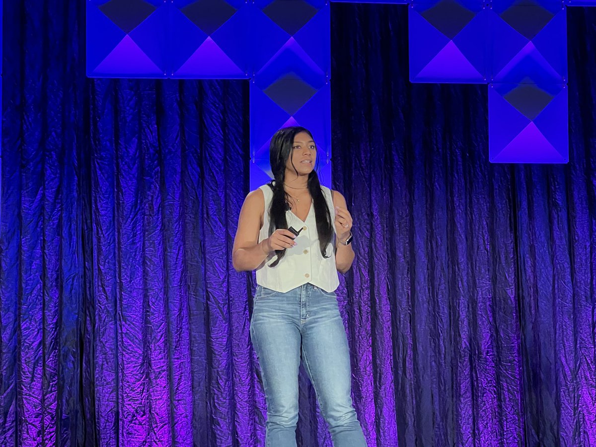 Britney Blodget from #Docker gives a keynote about empowering #opensource innovation and creating a culture that fosters trust. View the schedule: events.linuxfoundation.org/open-source-su… #ossummit