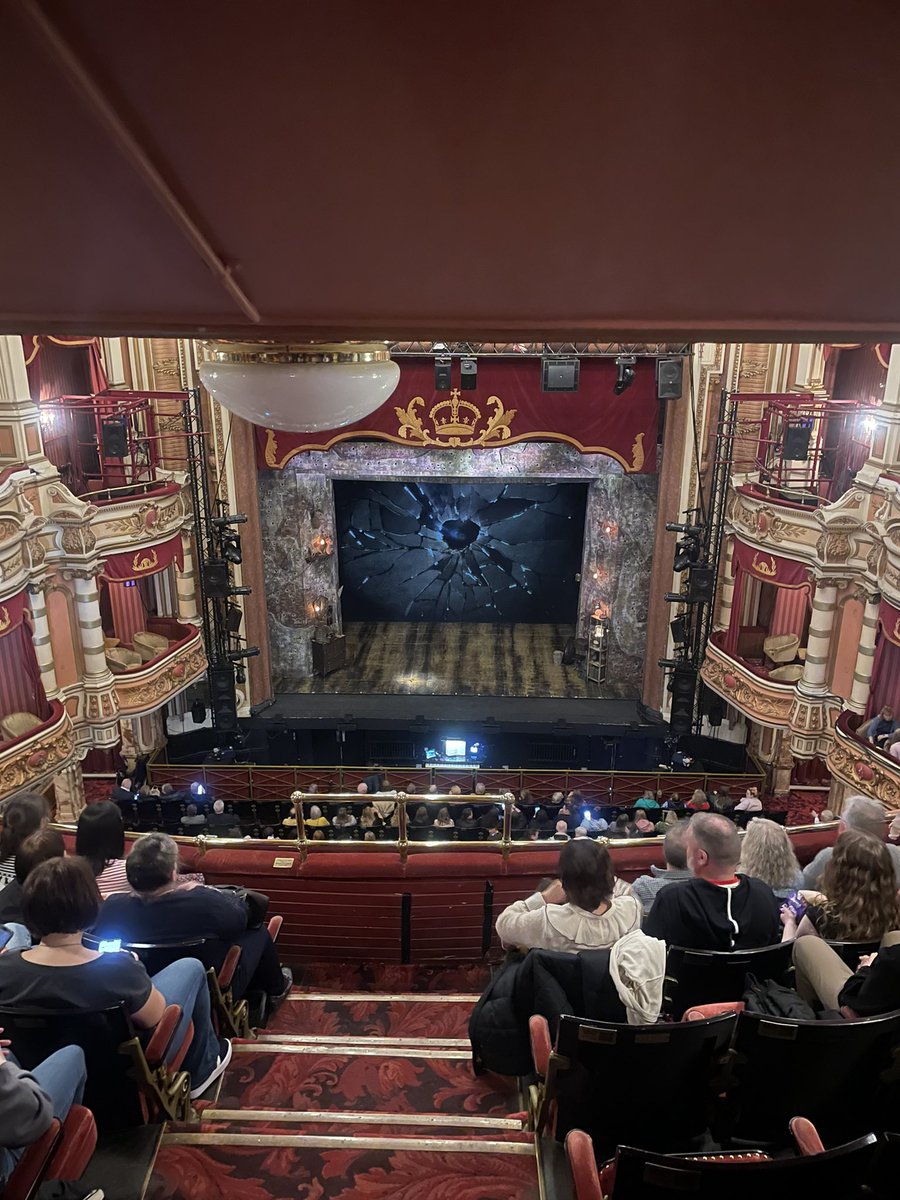 CultureDupleix's tweet photo. Voyage en Écosse. Au programme de ce mercredi 17 avril, visite de Dynamic Earth et comédie musicale « Bonnie and Clyde »  #scotland #culture #voyage https://t.co/tHYL35bOJU