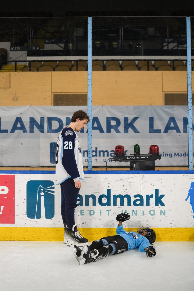 BGCMilwaukee's tweet photo. Thank you to our friends @MKEadmirals for once again hosting BGC MKE members for a night on the ice! These kids had a blast learning to skate with players from the Admirals, and each one got to take home their own jersey. We'll be cheering you on in the playoffs! https://t.co/5c2Ee45gfT