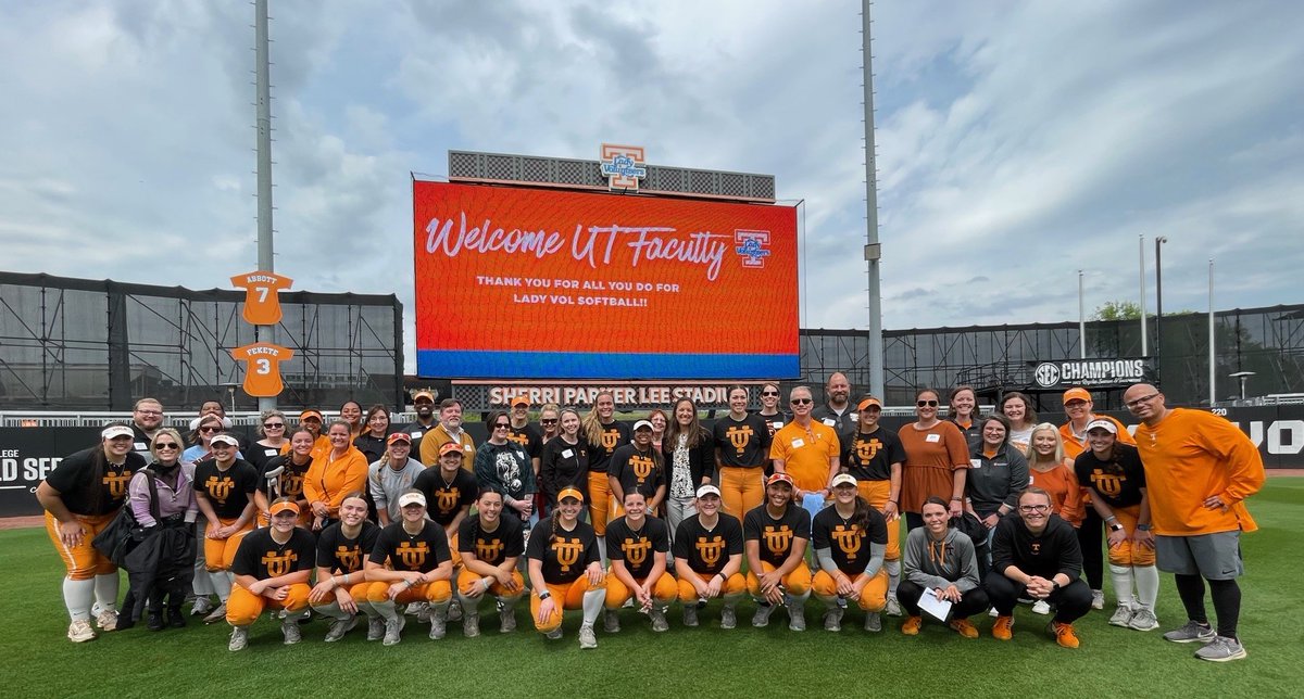For faculty appreciation day, Prof. @billhardwig and PhD student Sarah Yancey were treated to a @Vol_Softball game! Prof. Hardwig was invited by softball phenom and MA student, Giulia Koutsoyanopulos. We ❤️ our student athletes!
