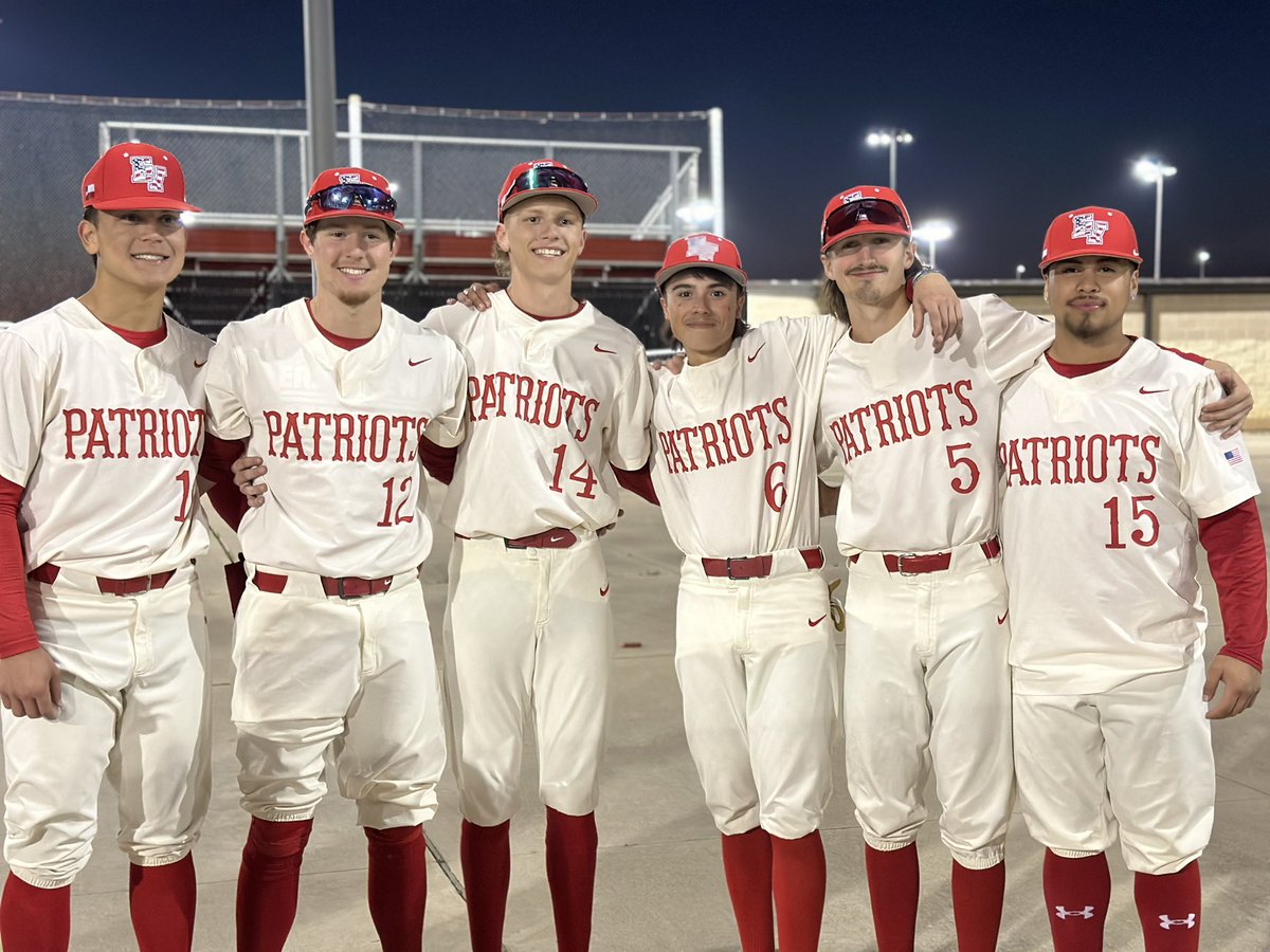 lniederhauser2's tweet photo. .@EVPatsBaseball went 10 innings vs Georgetown (#1 in district) last night. Although we didn’t get the W (final 3-2), we played our hearts out! I went 1-2 with 2 walks and made several plays in RF. We are ready for the next game on Friday. @mattpullen4 #SterlingCollegeCommit https://t.co/6D8Gvjth5z