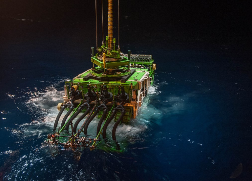 Inner workings: How can we investigate the impacts of #DeepSeaMining? Even just studying its #ecosystem effects presents a huge research challenge. Here’s how scientists tackle the issue. ow.ly/Jtcr50Rii6e #PolyMetallicNodules #DeepSeaMining #CleanEnergy #RareMetals