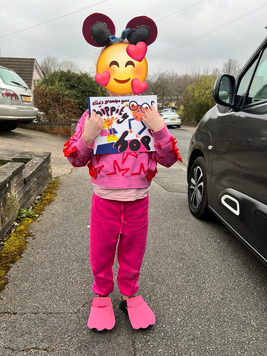 When you find out Ella's grandpa goes hippity hop was chosen for world book day 🥰🥰🥰 @suehaines1 @Loubramley @NUHSurgery