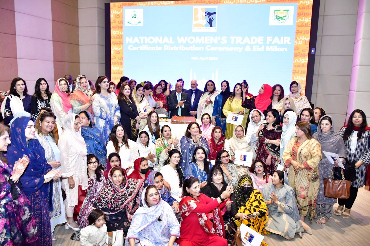 NilofarBkhtiar's tweet photo. ICCI pledges to have its first female president soon,followed by other chambers across 🇵🇰! Plus facilitation centers for women home-based workers to be established in all the provinvial capitals. Fresh boost to women's economic empowerment agenda at the Eid Milan &amp; Award Ceremony https://t.co/9WgptLFikD