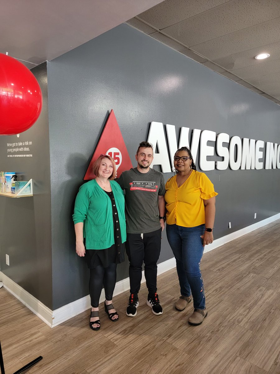 Collaborating with AWESOME people to provide more #computerscience opportunities to Kentucky K-12 and adult students, teachers, small businesses, start-ups, and companies moving into the region. Thanks, @awesomeinclex for the hospitality. @MoniqueMRice @AdvanceKentucky @kstc_ky