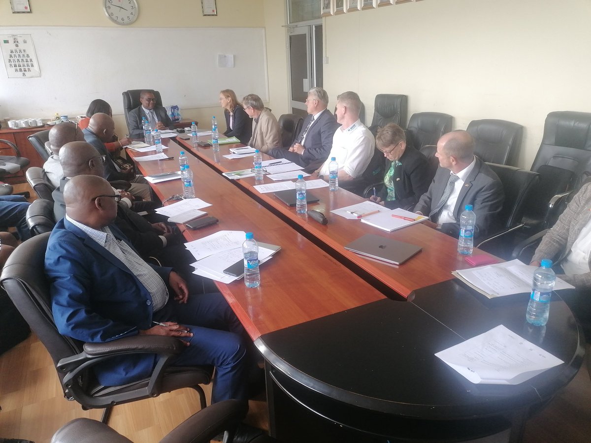 Held a successful 10th steering group meeting at @MoA Mulugushi house with the new PS Mr John Mulongoti. Both the Germany ministry of food & agriculture and the Zambian @MoA assured continued support of the #AKTC project as the project enters its extension phase. 🇿🇲🇩🇪