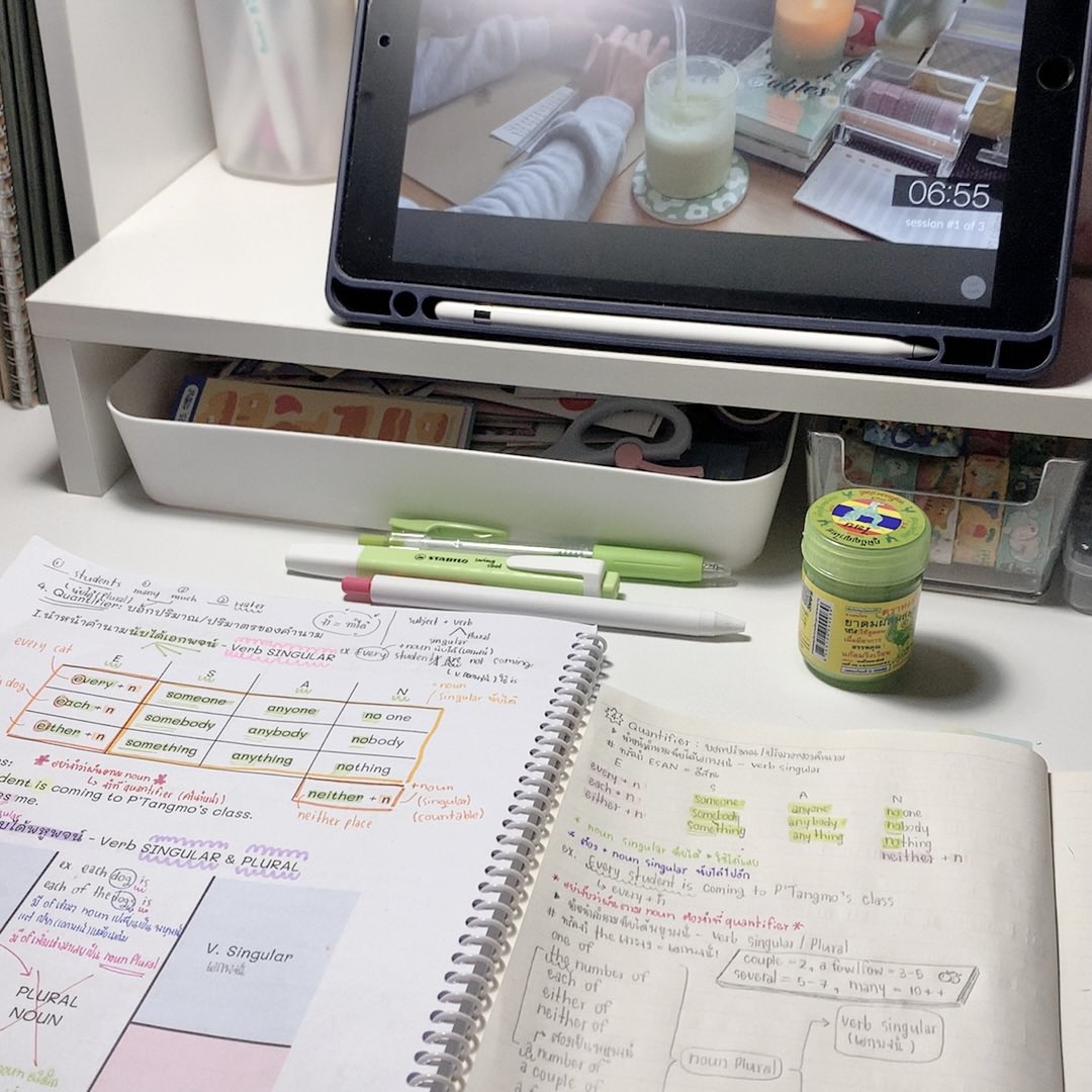ppwixstudyy's tweet photo. 𐙚 17 April 2024 🪤🌴🍅
𓇼 eng - อ่านbasic eng / ทำควิซsuffixes
𓇼 sci - ทวน cell
แพลนวันนี้คือเยอะมาก มีทั้งเขียนเพิ่มและเลื่อนไปพรุ่งนี้ด้วย แต่โดยรวมคือวันนี้ทำได้ดีเลยแหละ ภูมิใจในตัวเองㅜㅡㅜ ขอให้สม่ำเสมอแบบนี้ไปนานๆเลยนะปอมอ💪🏻🤍
#วันนี้dek68ทำอะไร #ppwixstudy https://t.co/99eE5K65Uw