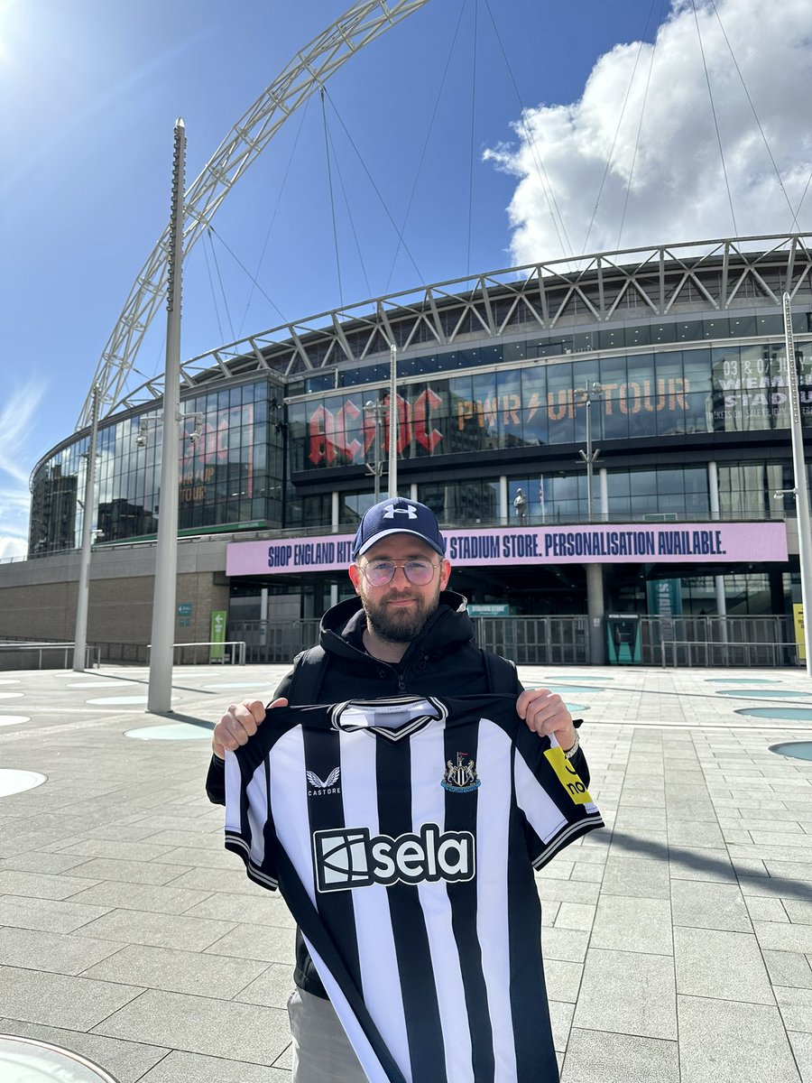 🚨⚪️ ⚫️DONE DEAL: Karmen FC player Erkal Eksioglu signed a new 3-year contract with Newcastle United. Speaking at the signing ceremony in the Wembley Stadium, Eksioglu thanked his manager Candemir Demircan, who contributed to the transfer. @FabrizioRomano @sakaamatik