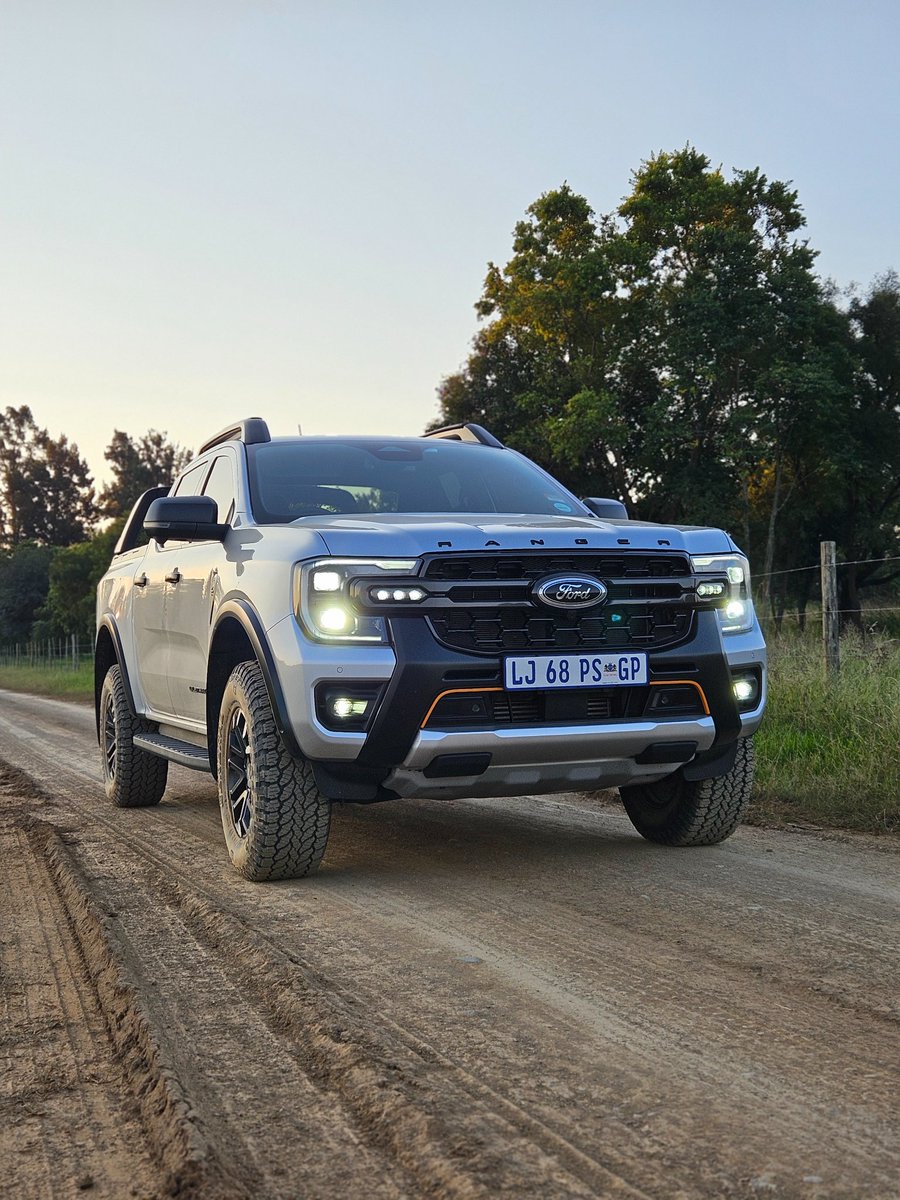 Neh, mara the previous gen @FordSouthAfrica Ranger Raptor can still get a seat at the table🤔.