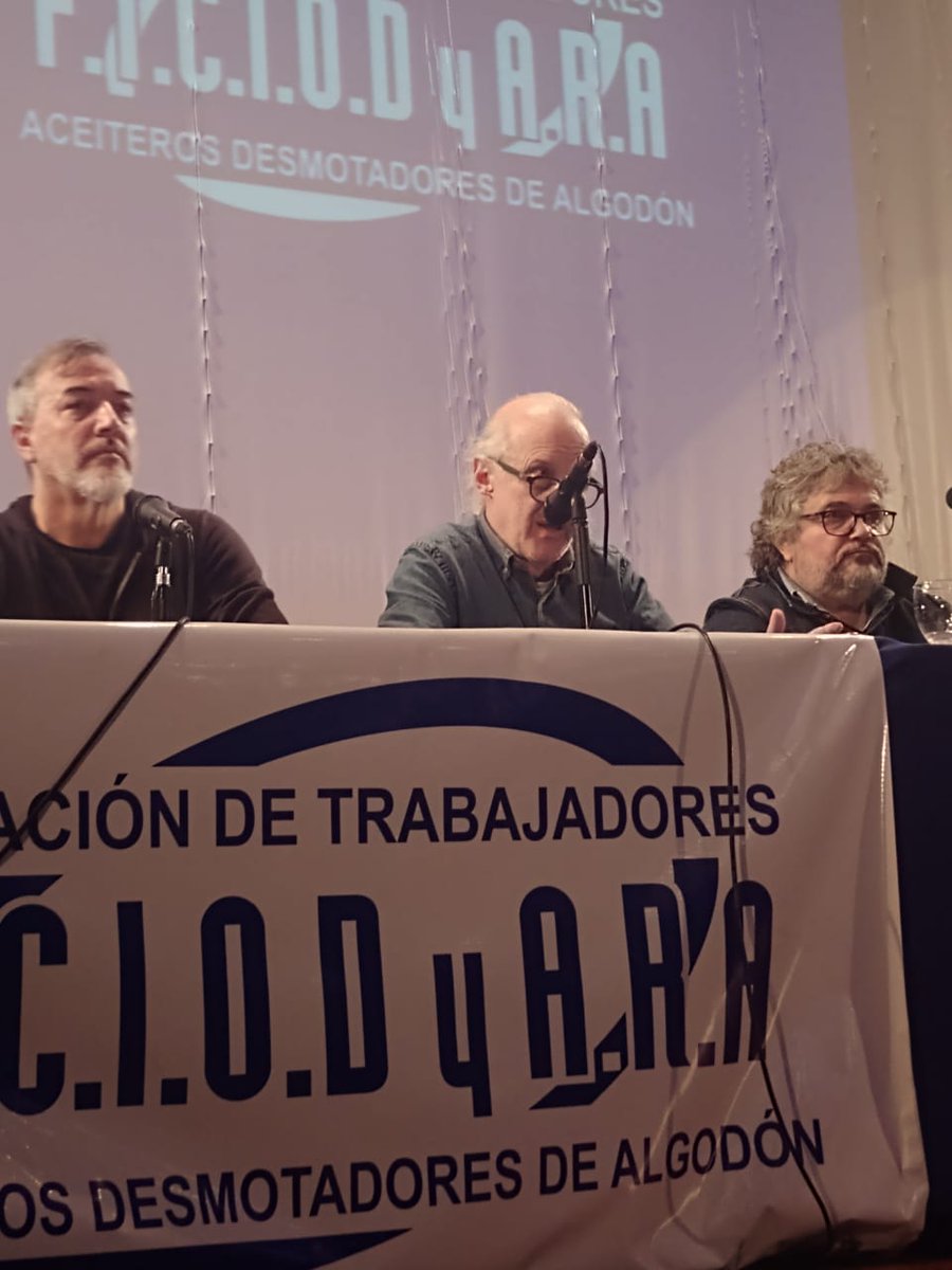SoearAceiteros's tweet photo. 👂"En el ámbito de los trabajadores de la telecomunicación, las empresas tercerizan solamente para romper el colectivo gremial y no para beneficio económico"

@MarinFoetra Sec. Gral. FOETRA en el PLENARIO DE DELEGADXS DE BASE DE LA @FTCIODyARA 

🧵 https://t.co/WruRqSLgpg