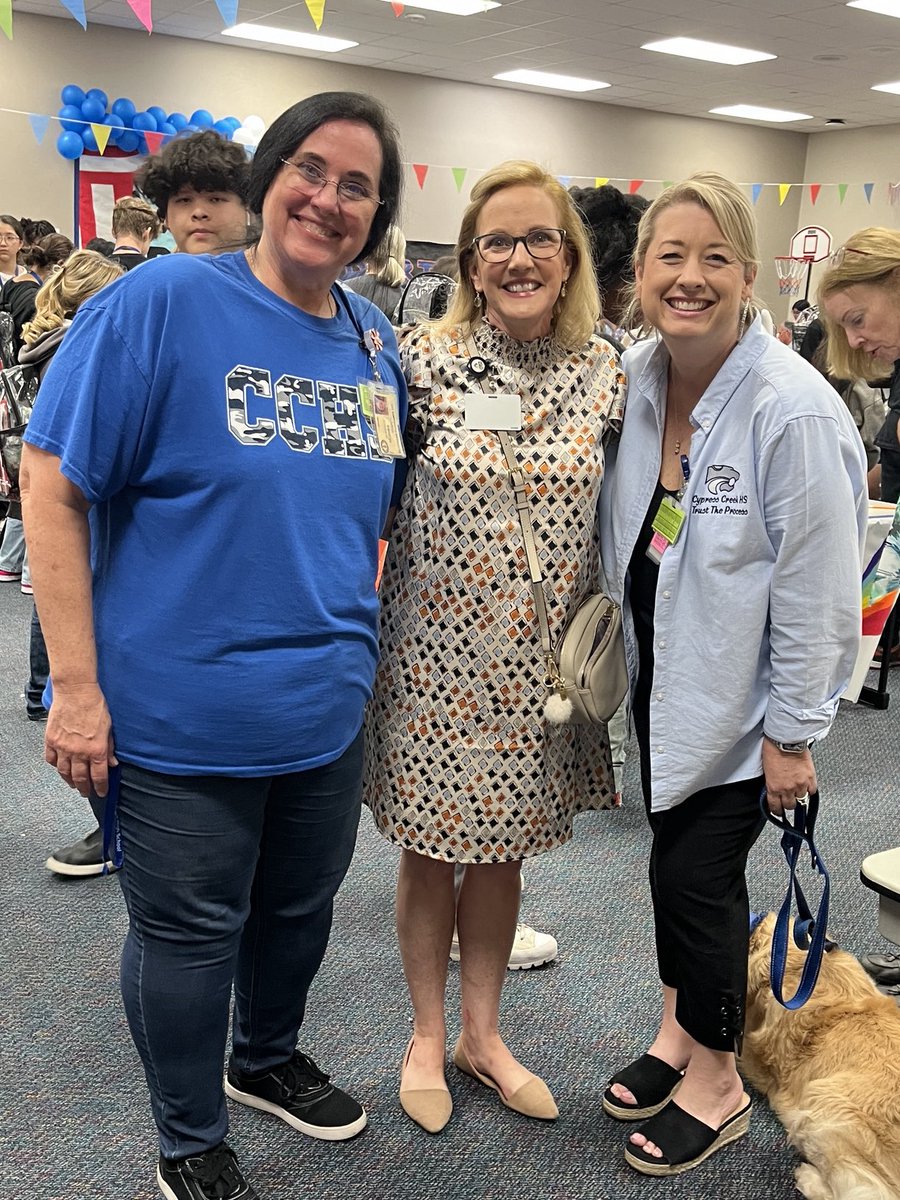 Well, here is ⁦@JulieHinaman⁩ Always ready to support ⁦@CyFairISD⁩ students and teachers! ⁦@cycreekhs⁩ working w @tannh3 and the fabulous Algebra Fair!