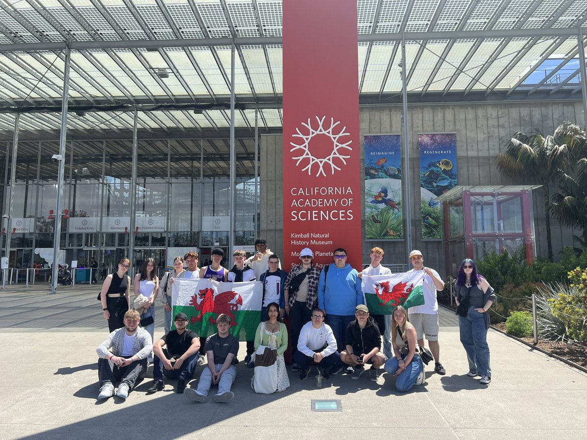 lecture_mindset's tweet photo. Yesterday we spent an enjoyable morning at the California Academy of Science, learning about environmental issues and sustainability. Followed by an evening meal @BubbaGumpCo https://t.co/xSzGT1pfKl