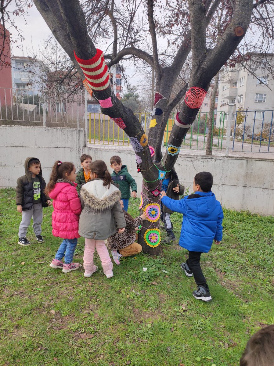 #BilenProgramı Ağaç süsleme sanatı etkinliğimiz:

@sefikaygol
@MustafaSamiAkyl
@bilecikvaliligi
@bilecikmem
@TahsinYazir
@osmanelimem
@OsmaneliKaymaka